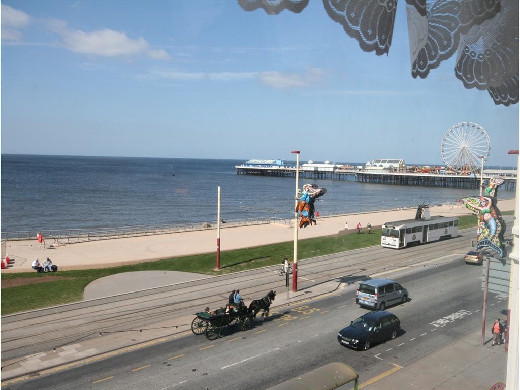 Family Room Sea View,681979239:JPEG